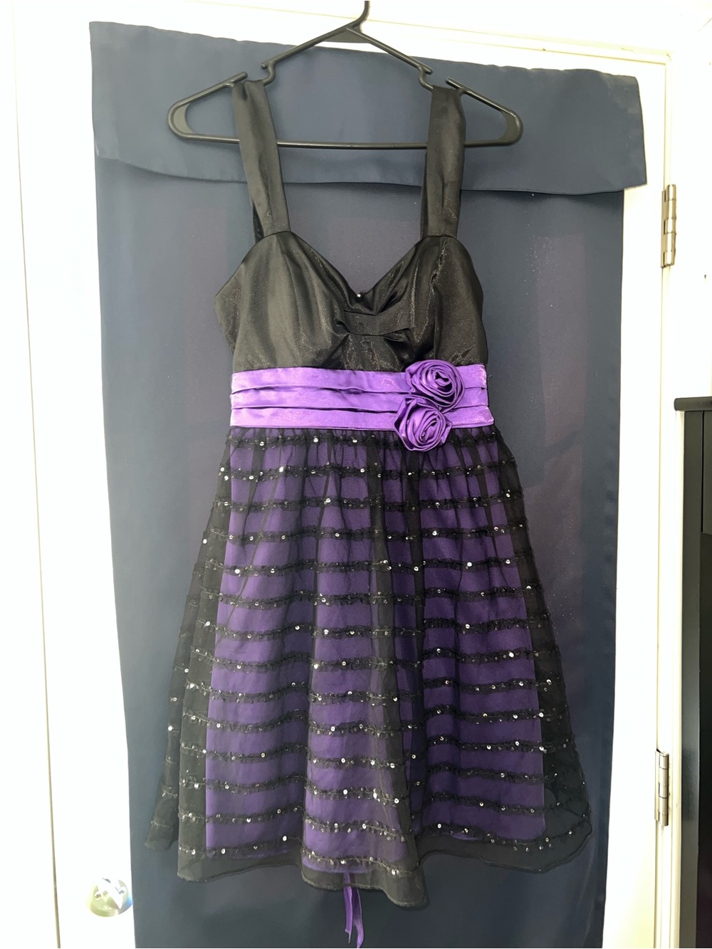Lot of 7 size XL TEEN/young adult dresses & clothes